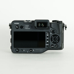 SIGMA sd Quattro & Art 30mm F1.4 DC HSM レンズキット