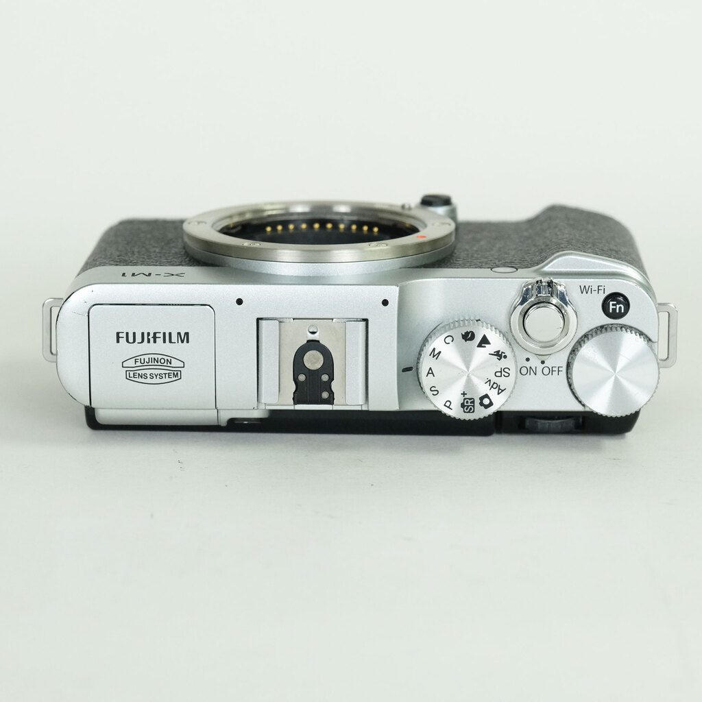FUJIFILM X-M1 ボディ シルバー