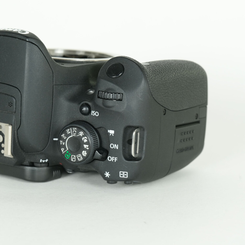 Canon EOS Kiss X7i Canon EOS Kiss X7i