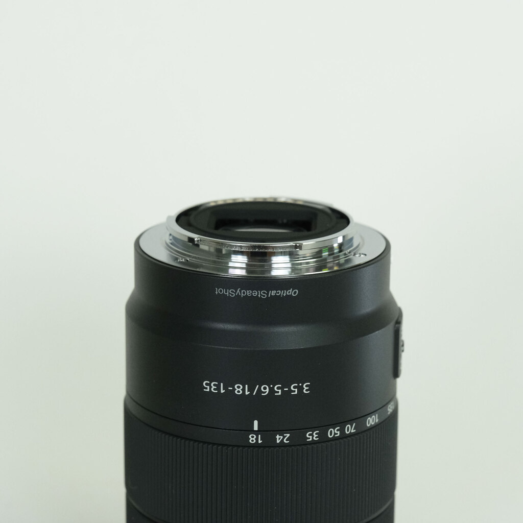 SONY E 18-135mm F3.5-5.6 OSS SEL18135