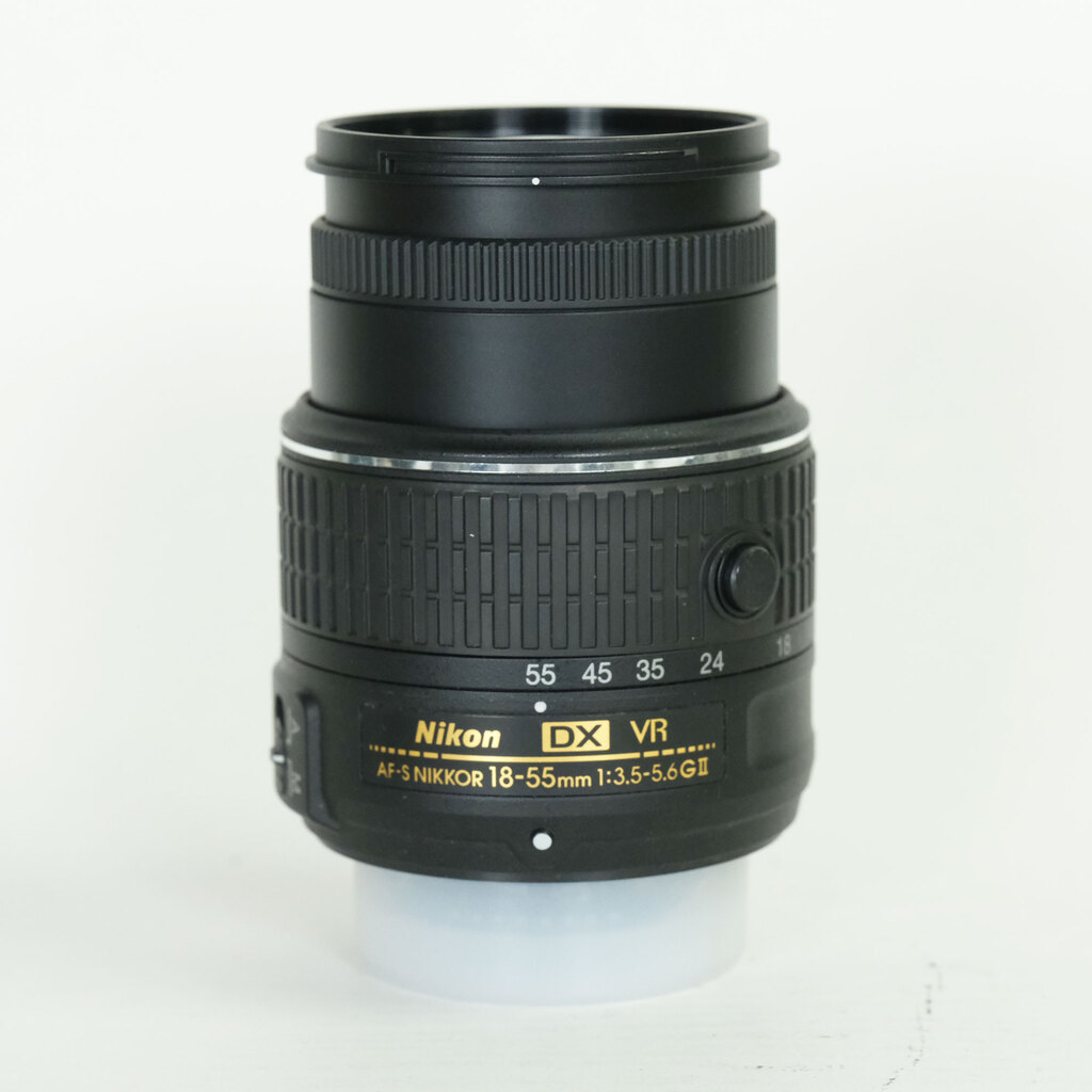Nikon AF-S DX NIKKOR 18-55mm f3.5-5.6G VR II