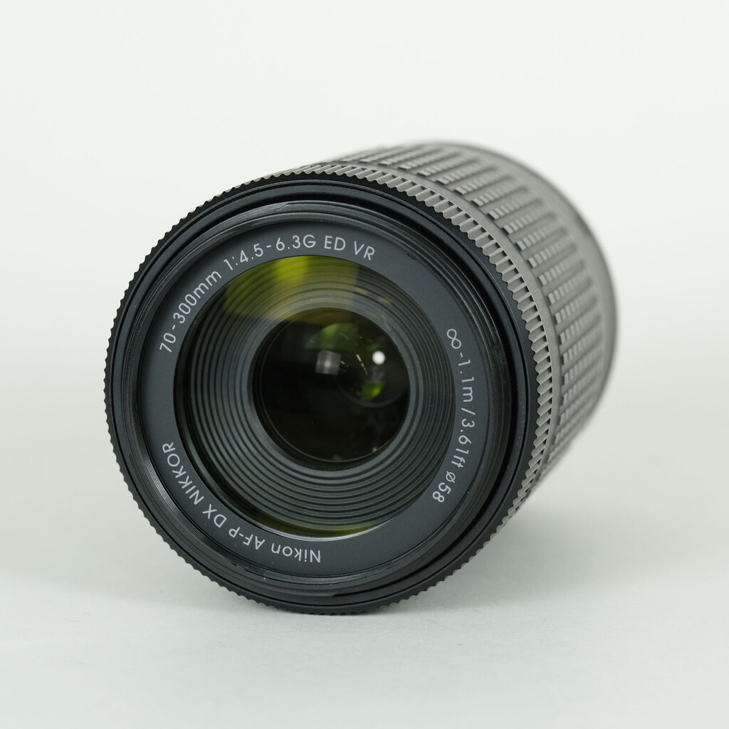 Nikon AF-P DX NIKKOR 70-300mm f/4.5-6.3G ED VR Nikon AF-P DX NIKKOR 70-300mm f/4.5-6.3G ED VR