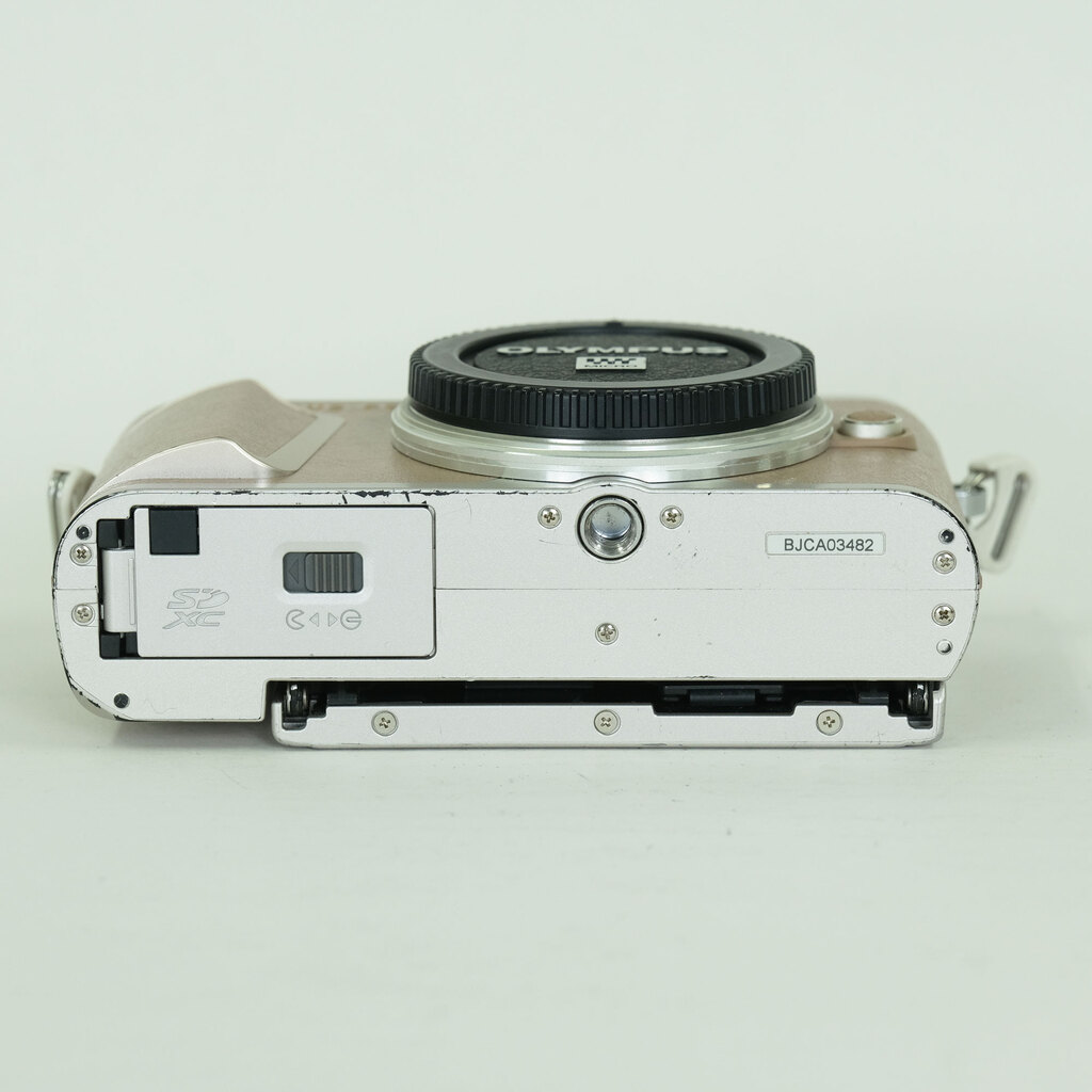 OLYMPUS PEN E-PL10