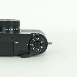 FUJIFILM X half X-HF1