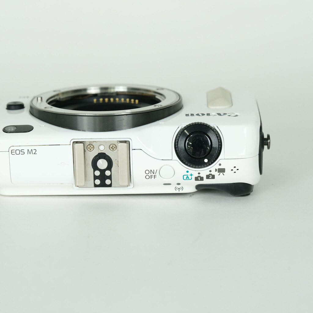 Canon EOS M2 ミラーレス一眼 ホワイト カメラ、光学機器 【1円】 キヤノン Canon EOS M2 ボディ ホワイト