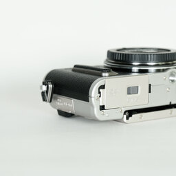 OLYMPUS PEN E-PL8