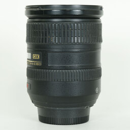 Nikon AF-S DX VR Zoom-Nikkor 18-200mm F3.5-5.6G IF-ED Nikon AF-S DX VR Zoom-Nikkor 18-200mm F3.5-5.6G IF-ED