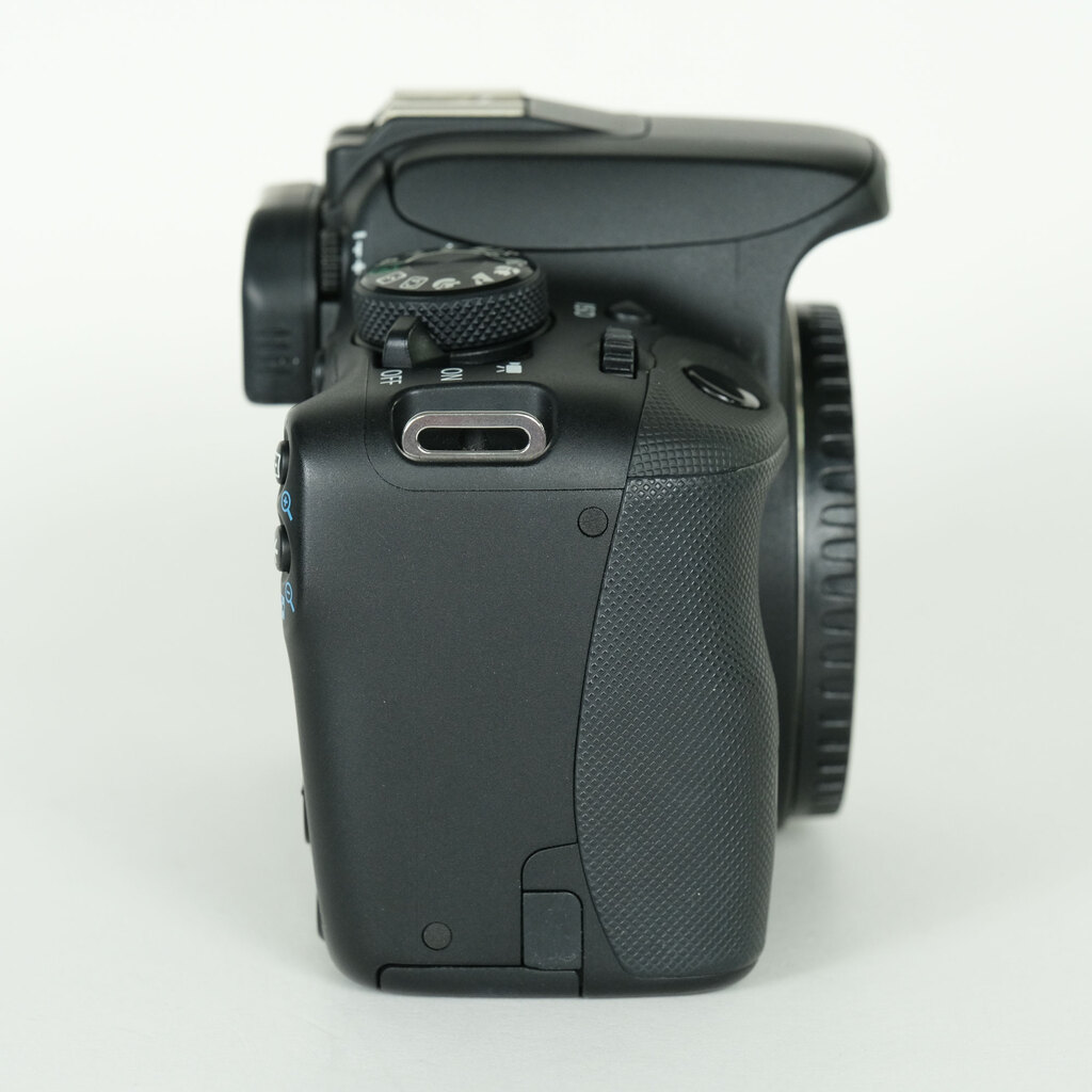 Canon EOS Kiss X7