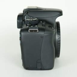 Canon EOS Kiss X7