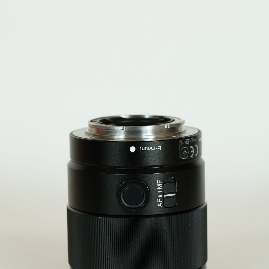 SONY FE 35mm F1.8 SEL35F18F SONY FE 35mm F1.8 SEL35F18F