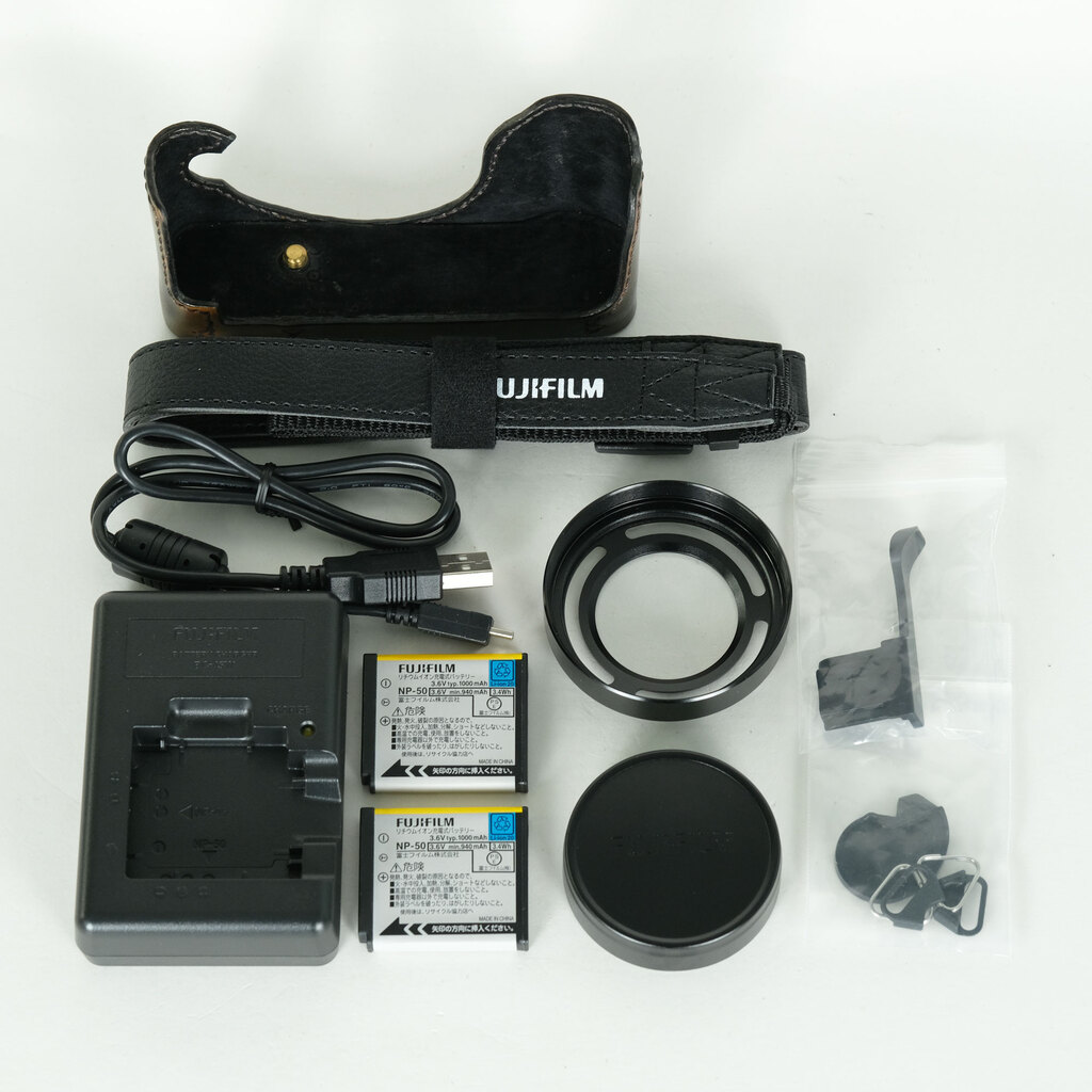 FUJIFILM X10 ブラックの出品 | ONE SCENE（ワンシーン）