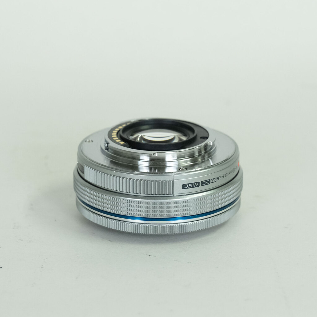 OLYMPUS M.ZUIKO DIGITAL ED 14-42mm F3.5-5.6 EZ シルバー