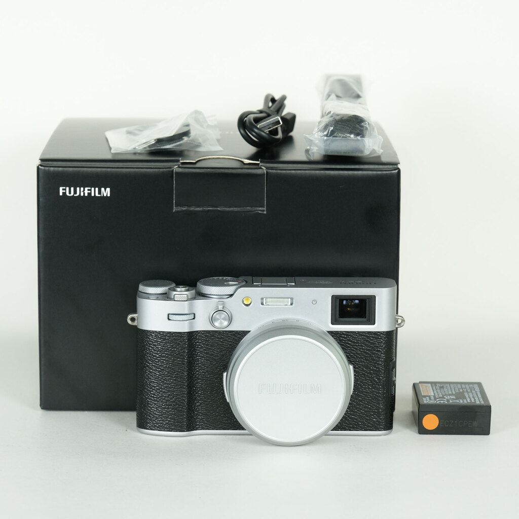 FUJIFILM X100VIの出品 | ONE SCENE（ワンシーン）