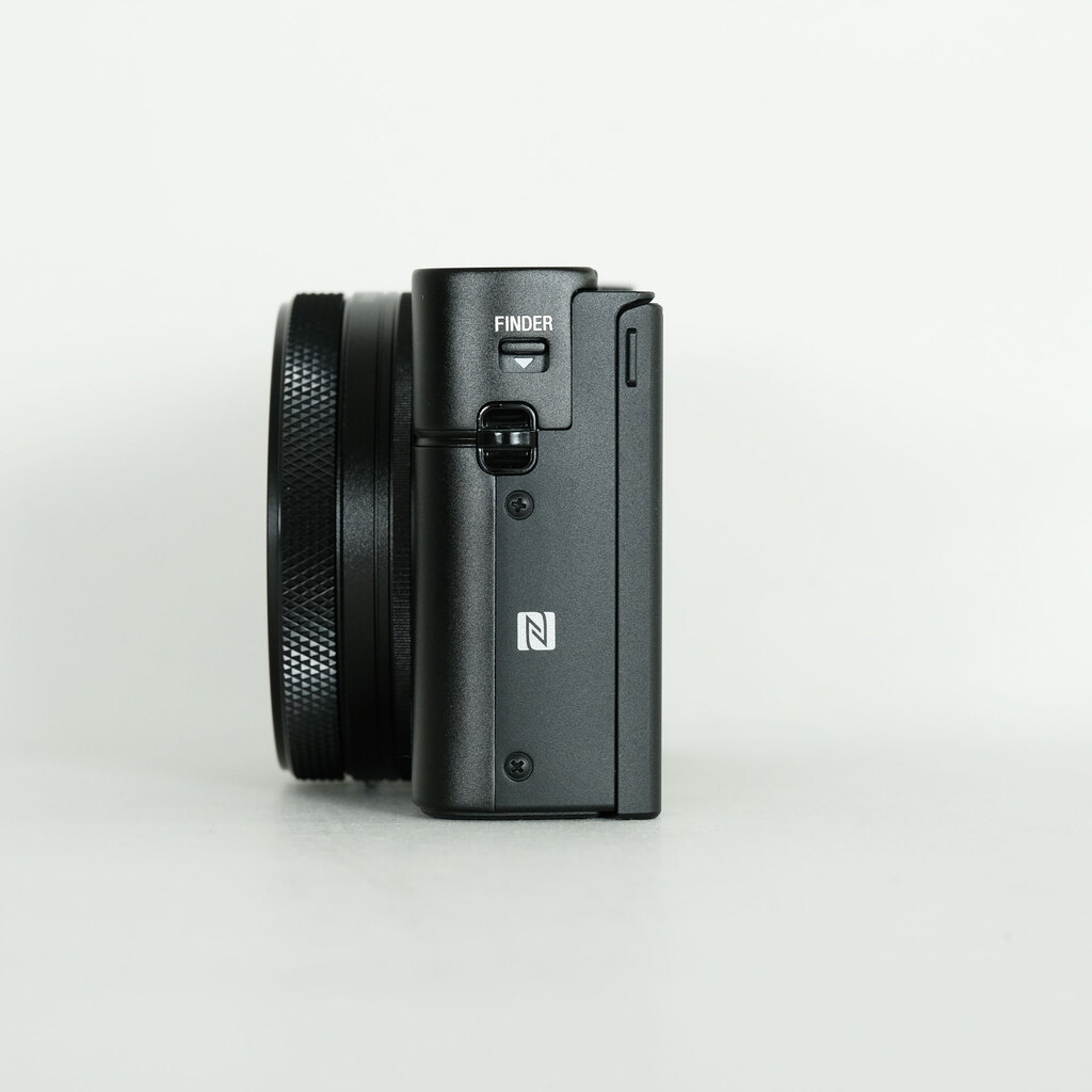 SONY Cyber-shot DSC-RX100M7