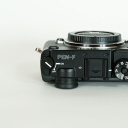 OLYMPUS PEN-F