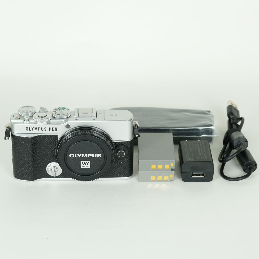 OLYMPUS PEN E-P7 [�{�f�B �V���o�[]
