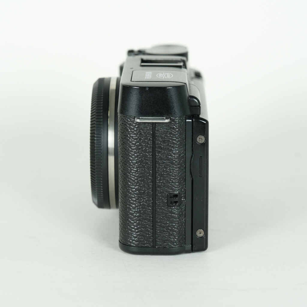FUJIFILM X-M1 ボディ ブラック