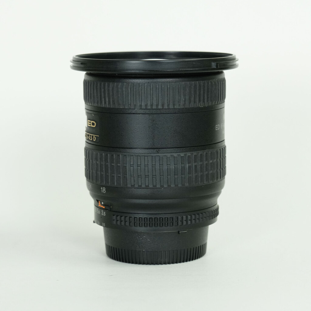 Nikon Ai AF Zoom-Nikkor 18-35mm F3.5-4.5D IF-ED Nikon Ai AF Zoom-Nikkor 18-35mm F3.5-4.5D IF-ED