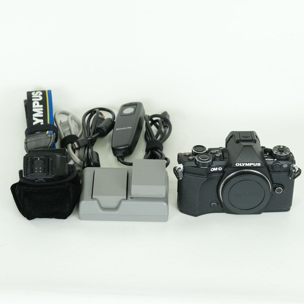 OLYMPUS OM-D E-M5 Mark II