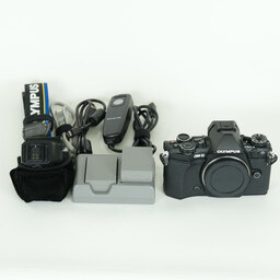 OLYMPUS OM-D E-M5 Mark II