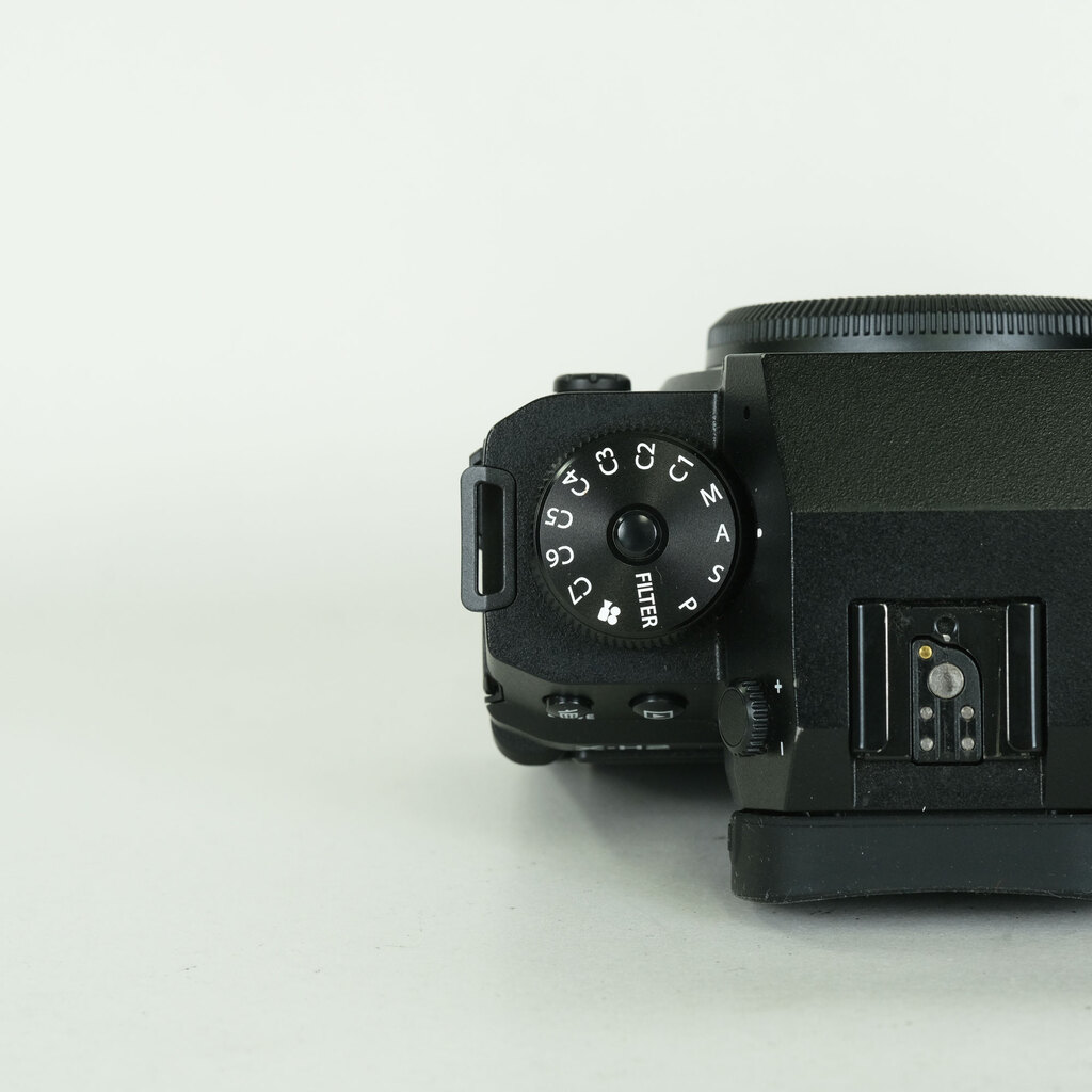 FUJIFILM X-H2