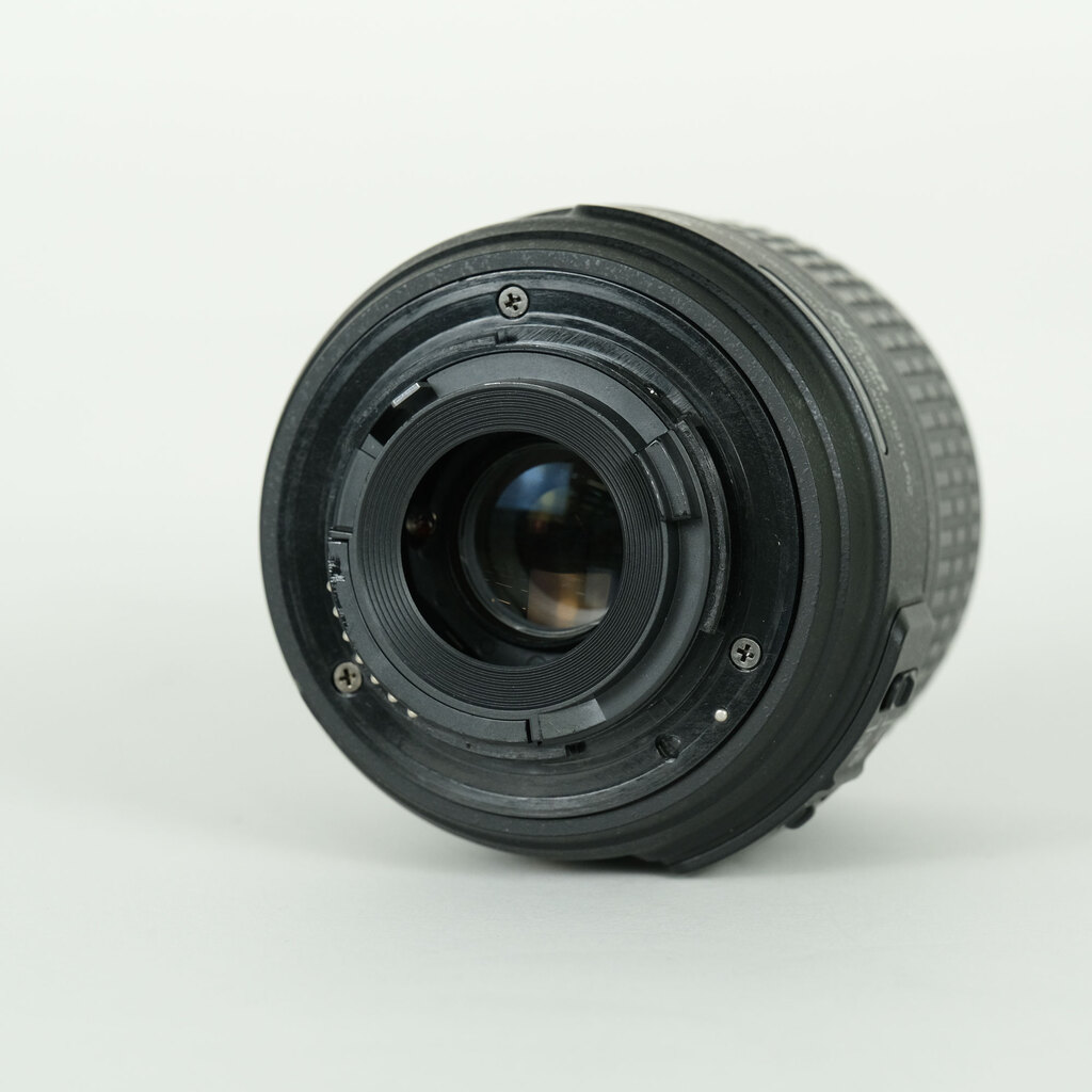 Nikon AF-S DX NIKKOR 18-55mm F3.5-5.6 G VRの出品 | ONE SCENE（ワン