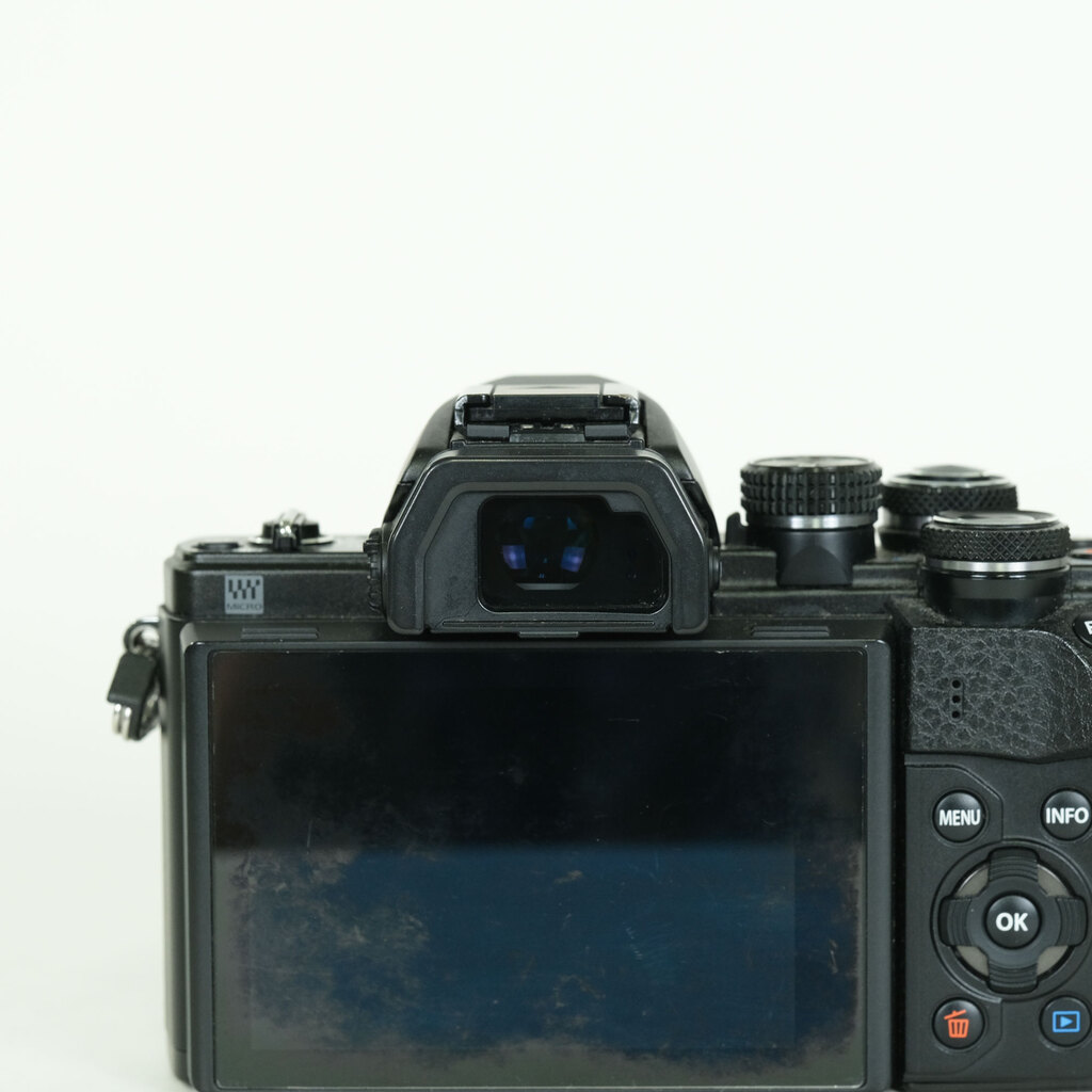 OLYMPUS OM-D E-M10 Mark II OLYMPUS OM-D E-M10 Mark II