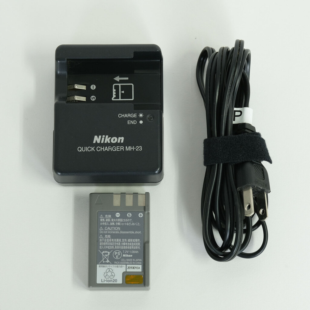 Nikon D3000 ボディ