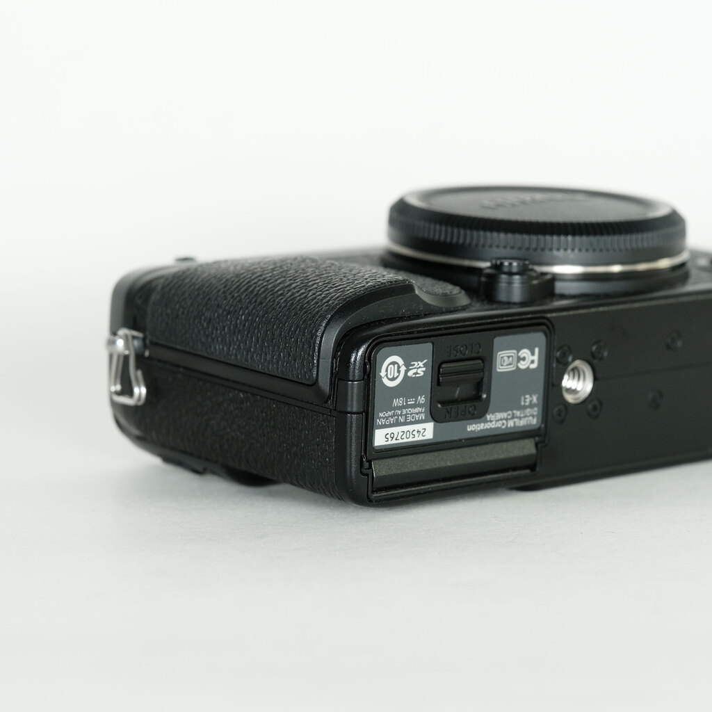 FUJIFILM X-E1 ブラック
