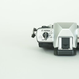 OLYMPUS OM-D E-M10 Mark II