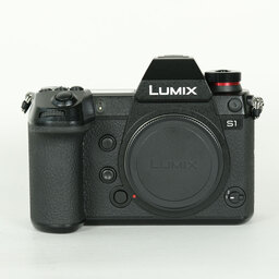 Panasonic LUMIX DC-S1 Panasonic LUMIX DC-S1