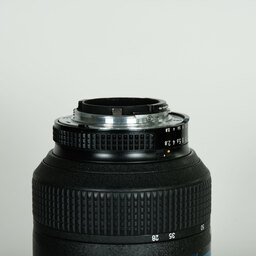 Nikon AF-S ED 28-70mm F2.8 D ブラック