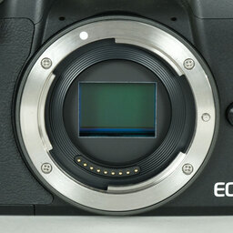 Canon EOS Kiss M Canon EOS Kiss M