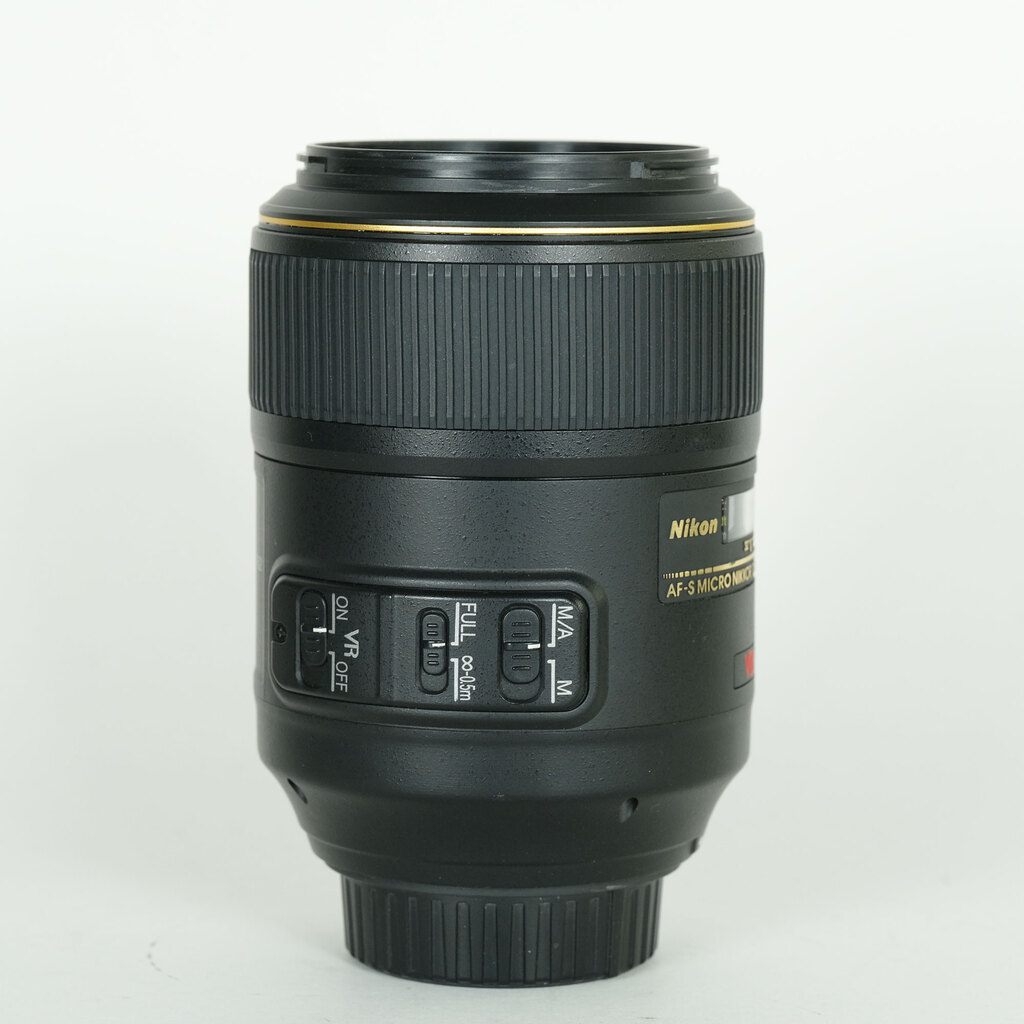 Nikon AF-S VR Micro-Nikkor 105mm f/2.8G IF-ED Nikon AF-S VR Micro-Nikkor 105mm f/2.8G IF-ED