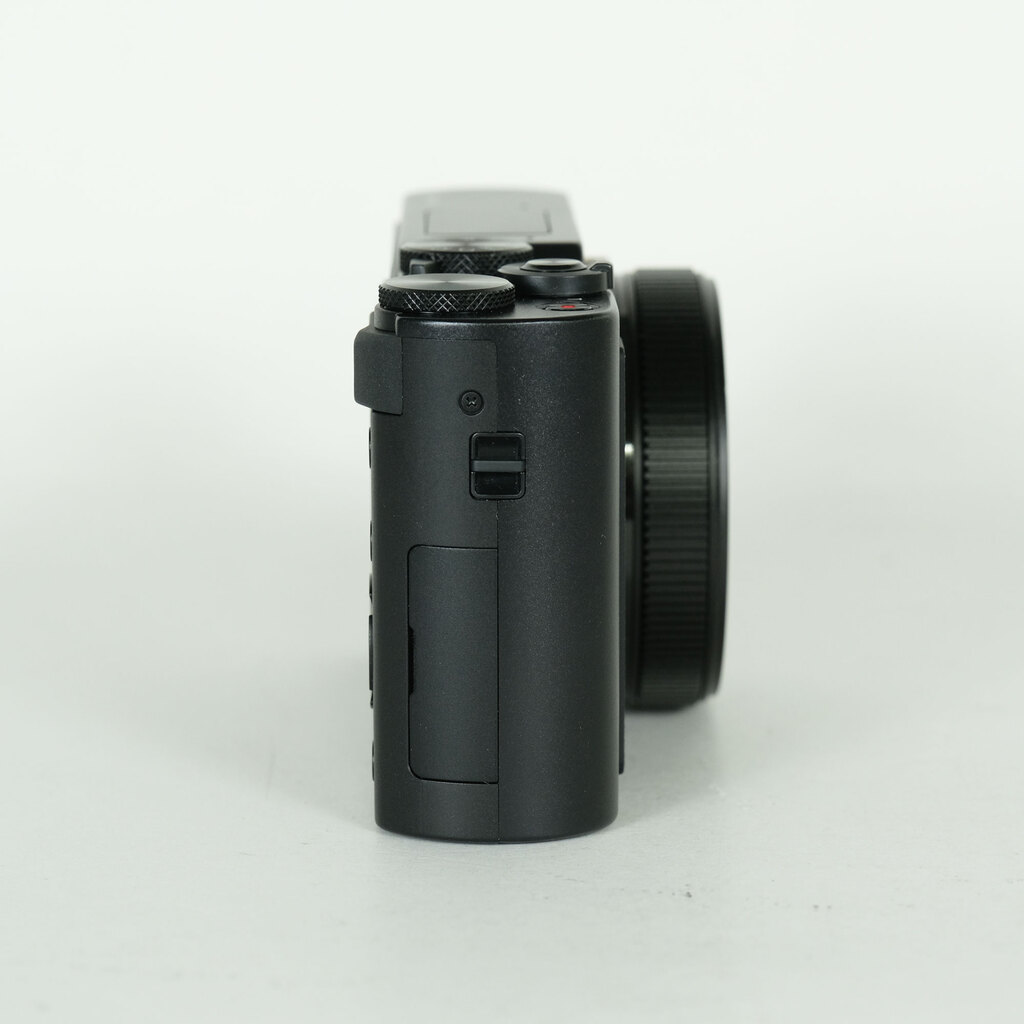 Panasonic LUMIX DC-TX3 Panasonic LUMIX DC-TX3