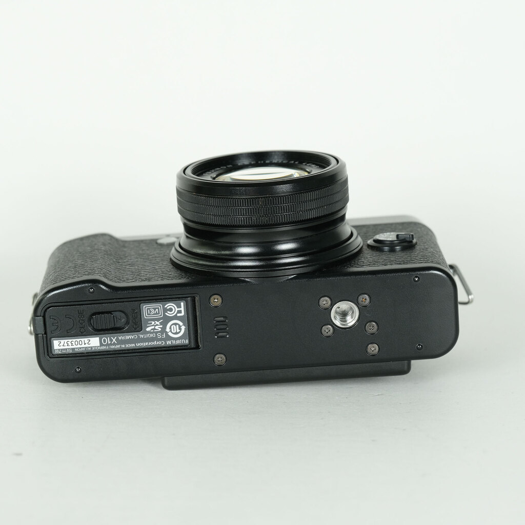FUJIFILM X10 ブラックの出品 | ONE SCENE（ワンシーン）