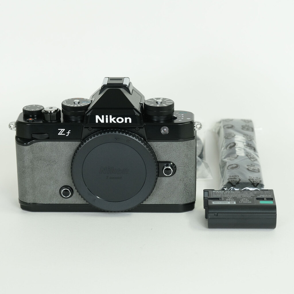 Nikon Z f プレミアムエクステリア張替済み