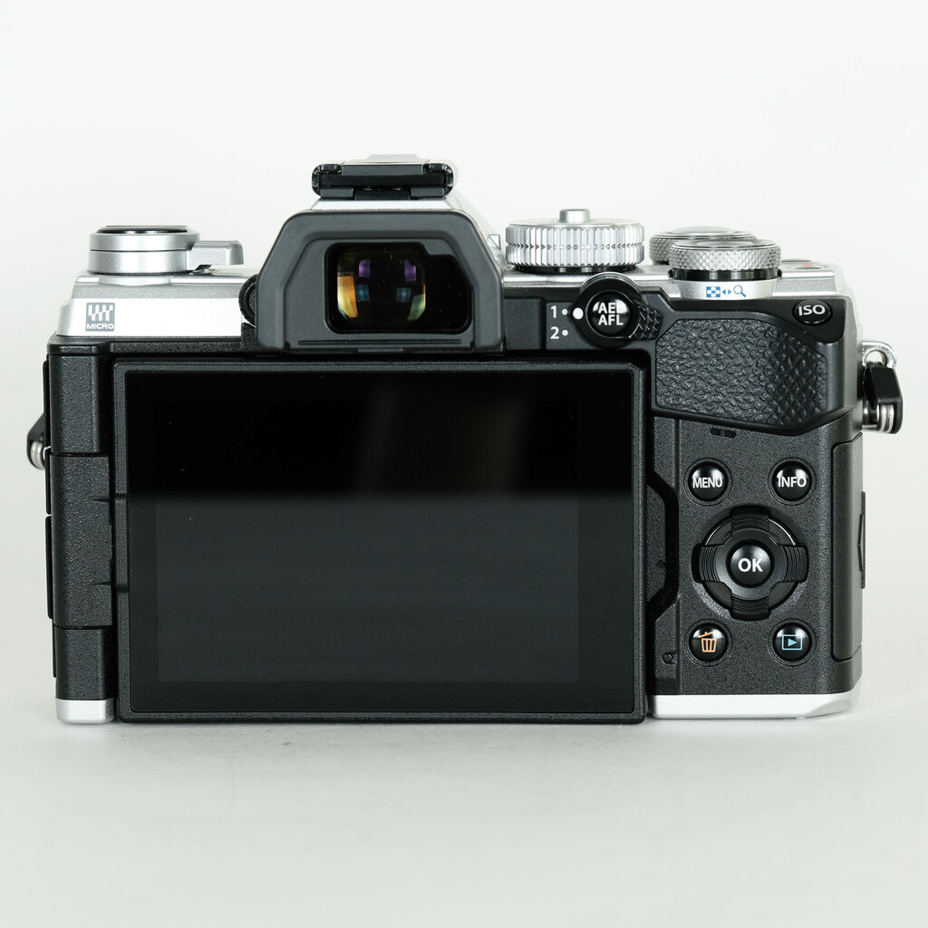 OLYMPUS OM-D E-M5 Mark III