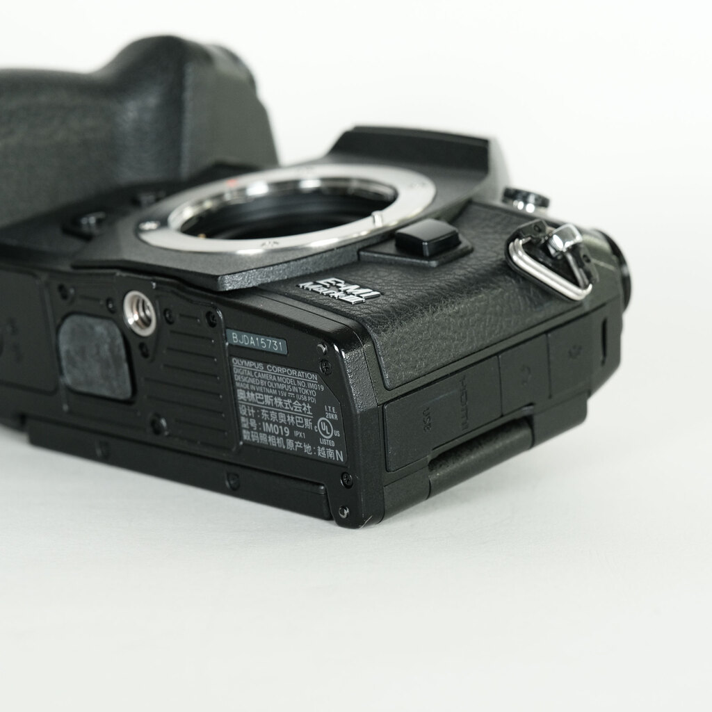 OLYMPUS OM-D E-M1 Mark III