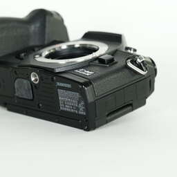 OLYMPUS OM-D E-M1 Mark III