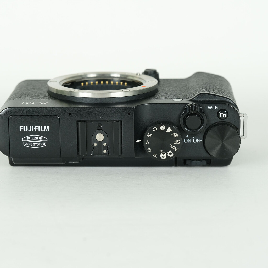 FUJIFILM X-M1 ボディ ブラック