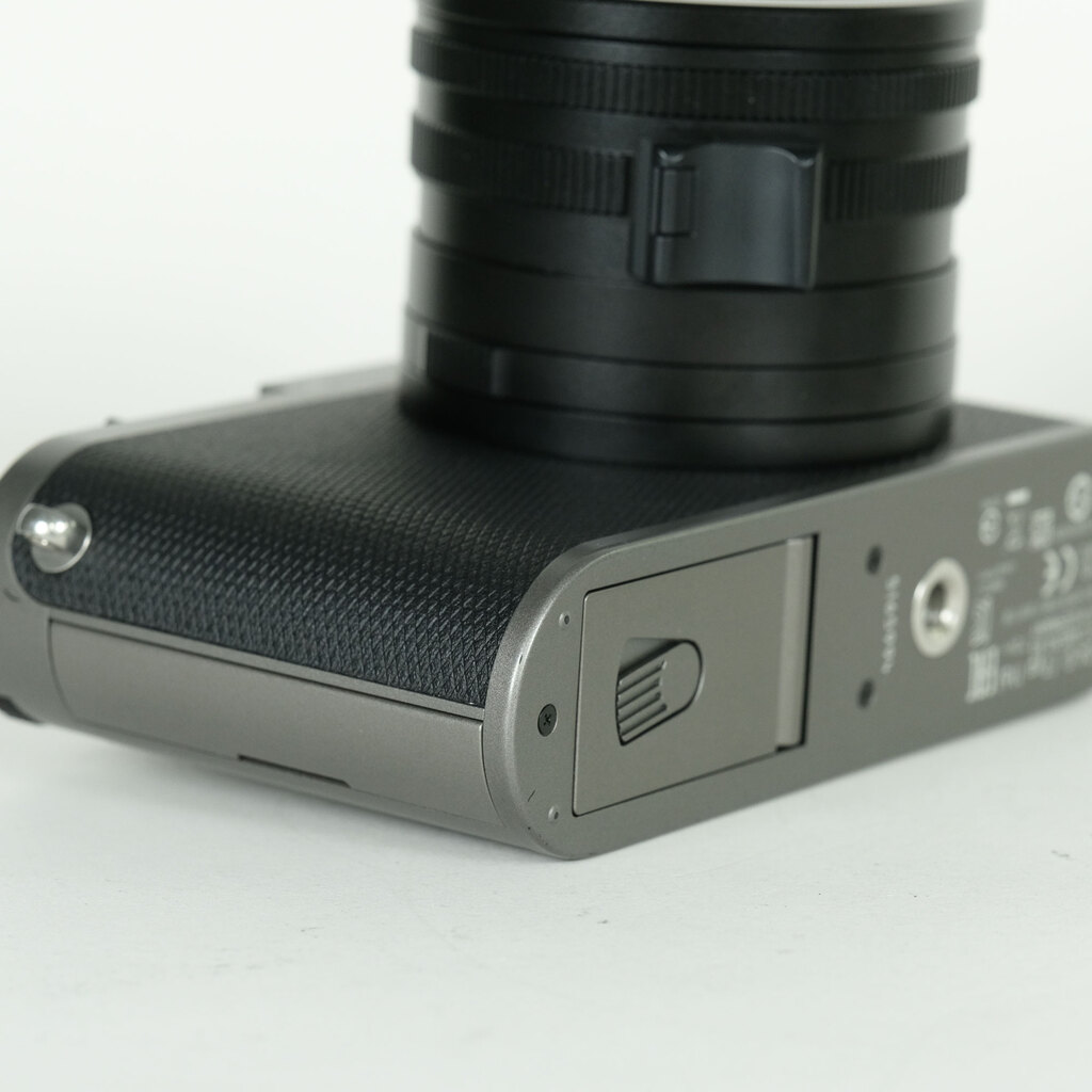 LEICA Q(Typ116) チタングレー の出品 | ONE SCENE（ワンシーン）