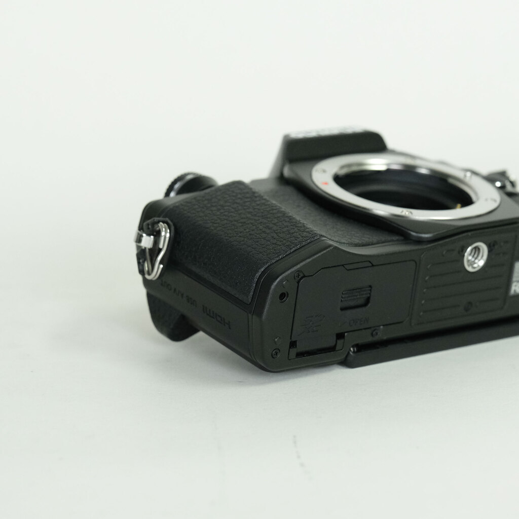 OLYMPUS OM-D E-M10 Mark II