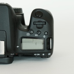 Canon EOS 9000D