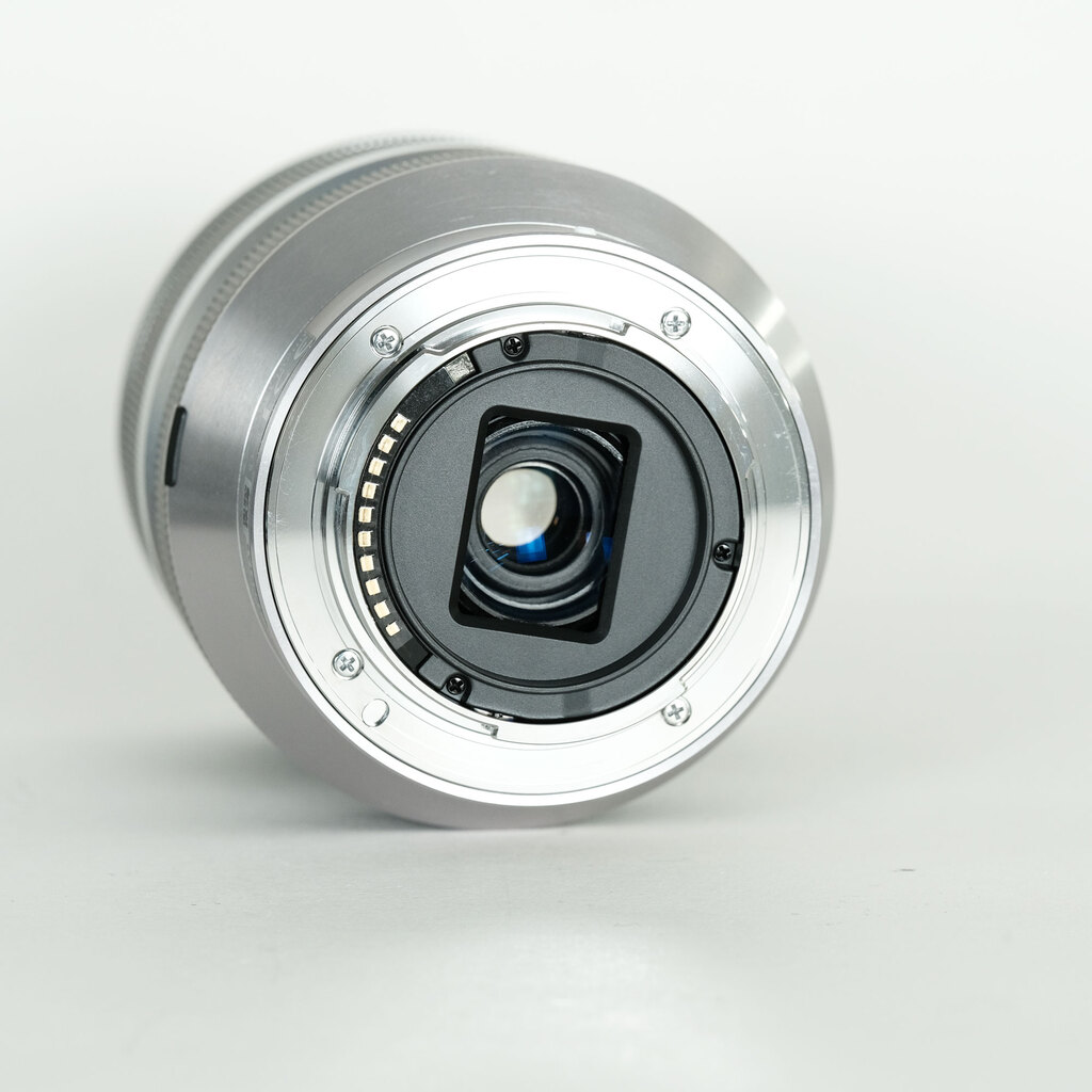 SONY E18-200mm F3.5-6.3 OSS SEL18200