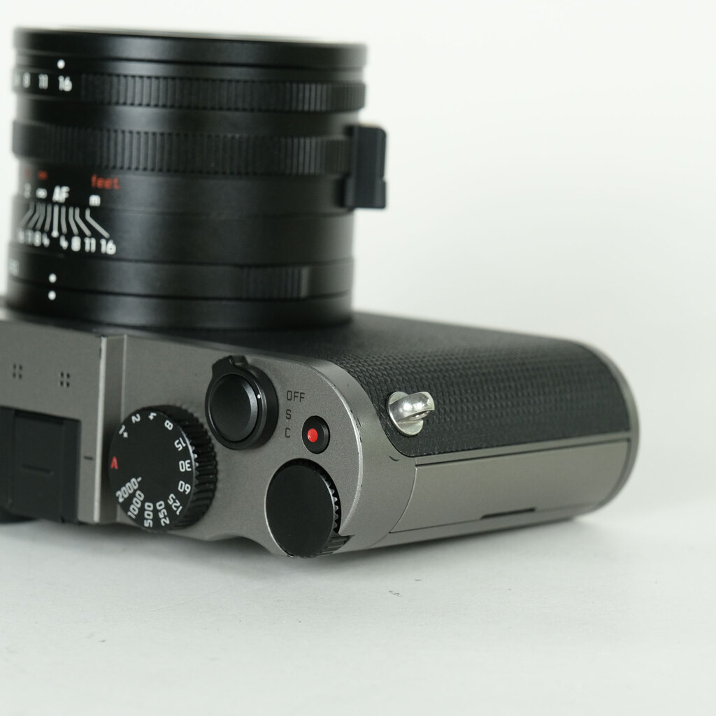 LEICA Q(Typ116) チタングレー の出品 | ONE SCENE（ワンシーン）