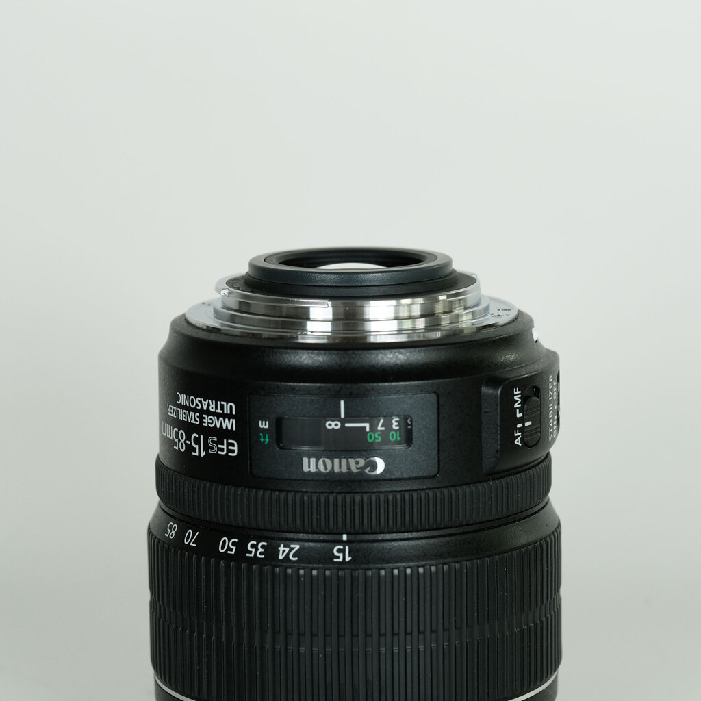 Canon EF-S15-85mm F3.5-5.6 IS USM