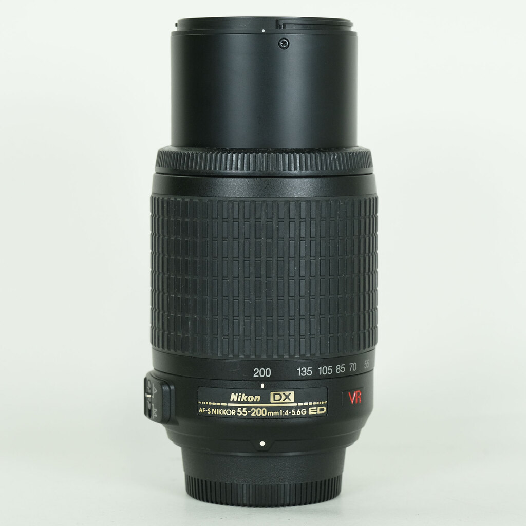 Nikon AF-S DX VR Zoom-Nikkor 55-200mm F4-5.6G IF-ED Nikon AF-S DX VR Zoom-Nikkor 55-200mm F4-5.6G IF-ED