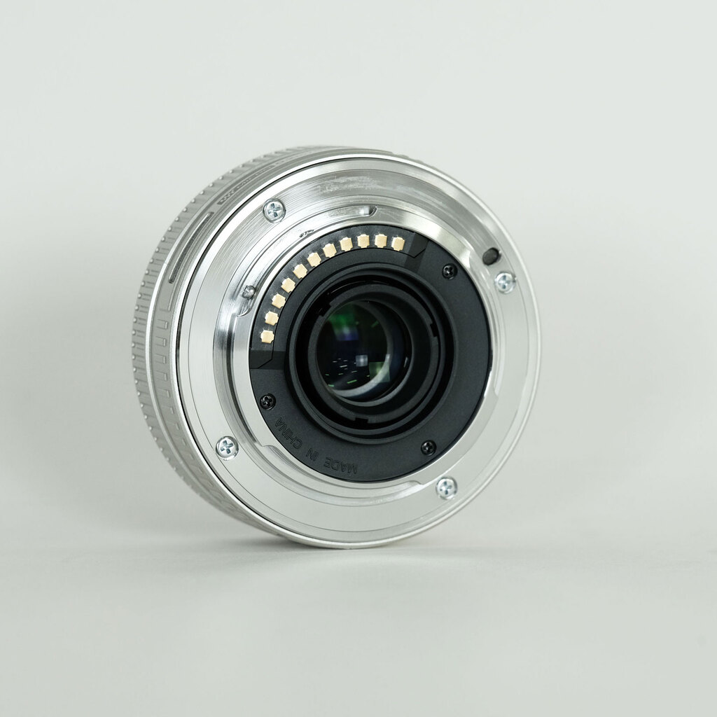 OLYMPUS M.ZUIKO DIGITAL 17mm F2.8 シルバー OLYMPUS M.ZUIKO DIGITAL 17mm F2.8 シルバー