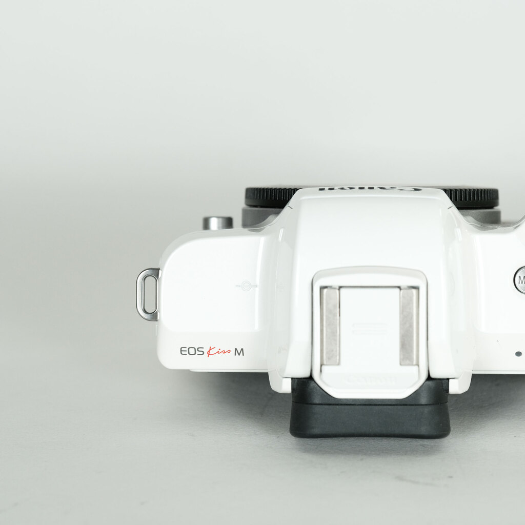 Canon EOS Kiss M